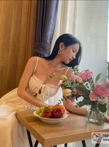 Nàng thơ Jun Vũ diện bikini nóng bỏng khiến cộng đồng mạng đứng ngồi không yên