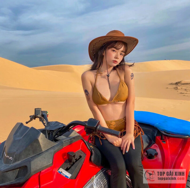 Loạt ảnh hot girl Trần Minh Thiên Di khoe ngực khủng
