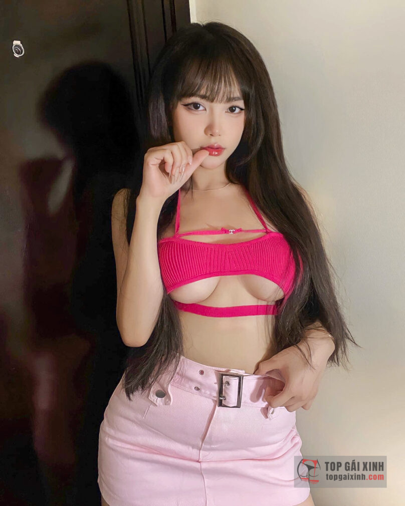 Hot girl 2k2 Trương Anh Thư xinh long lanh, thân hình phổng phao